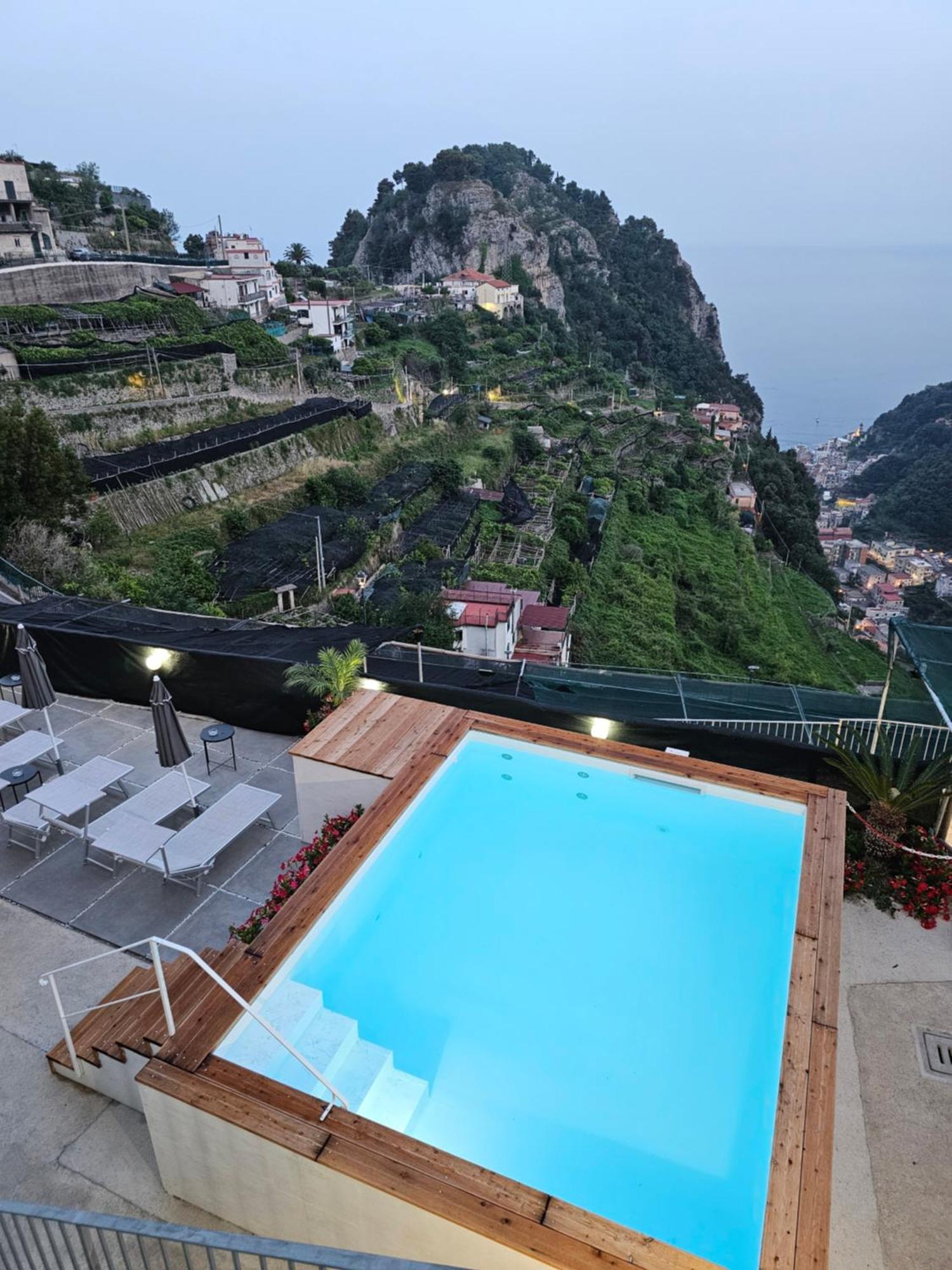 Admiring Amalfi Villa Scala Exterior photo